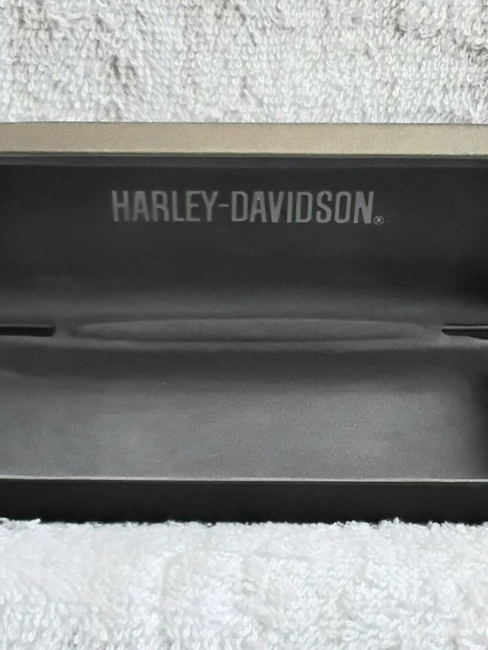 Genuine 6 1/2" Harley Davidson Hard Shell Eyeglass Case That Snaps Shut!! - Picture 5 of 7